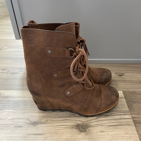 Sorel Shoes - Sorel Joan of Arctic Leather Wedge Boots 9 Brown